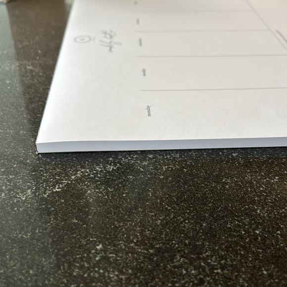 Weekly hustle Planner | white with black binding - Picture 6 of 7